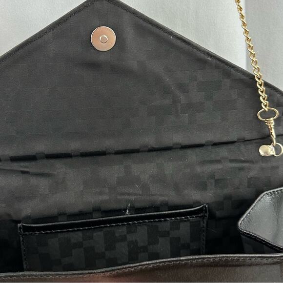 Black Faux Leather Envelope Crossbody Purse Bag w/ Gold Chain - Picture 5 of 6